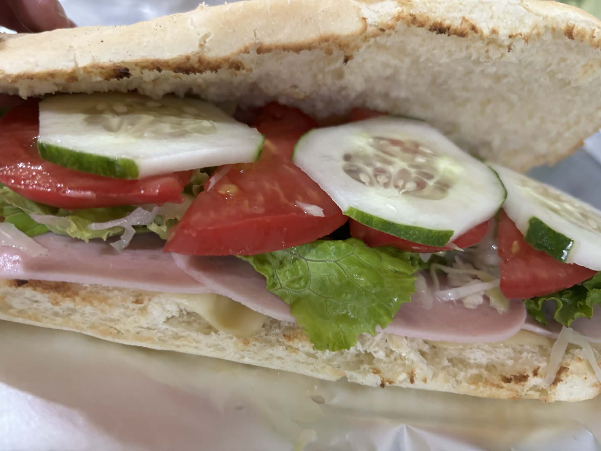 Sendvič + pomfrit + piće