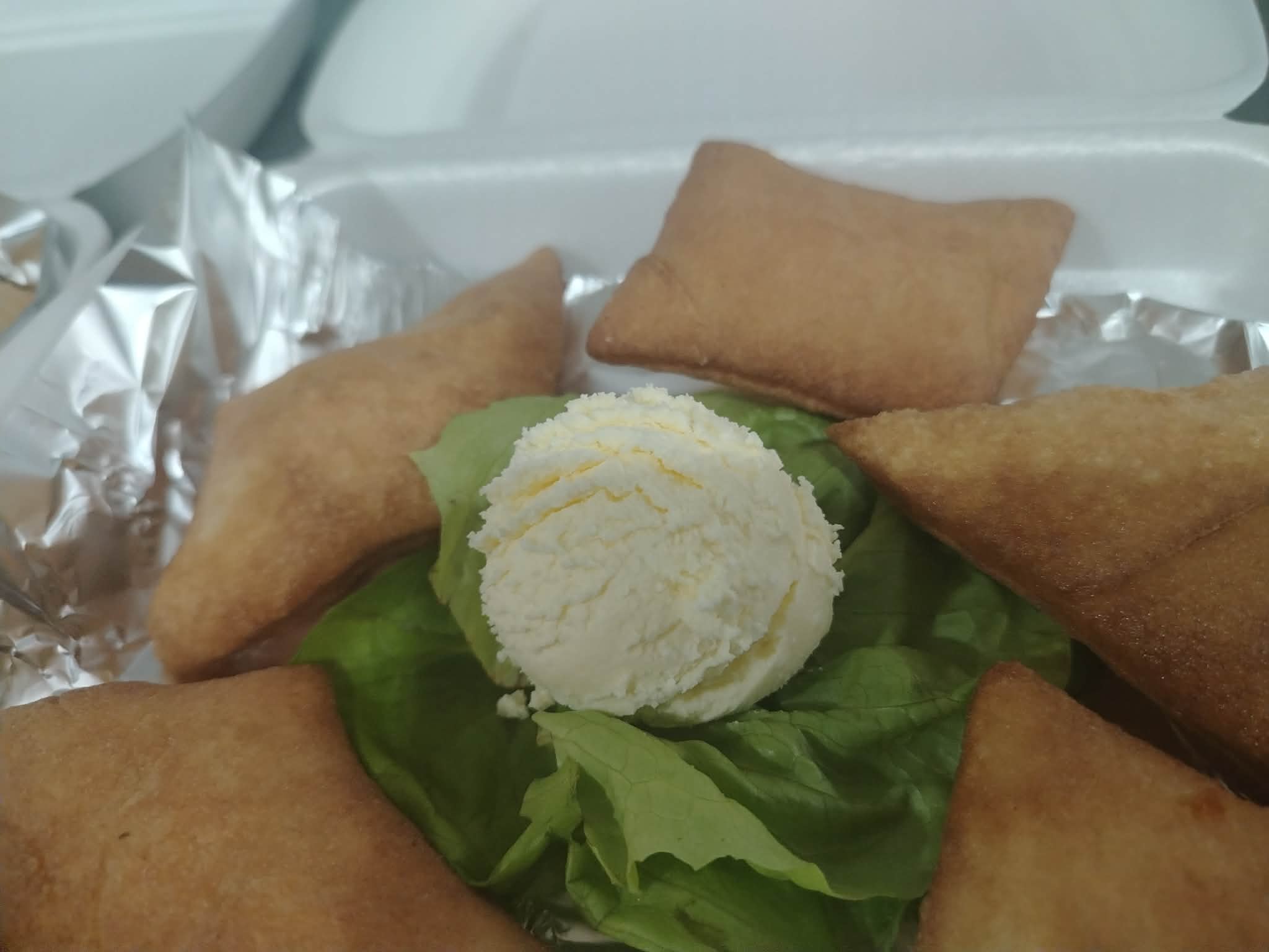 Fritters with kajmak (5 pcs)
